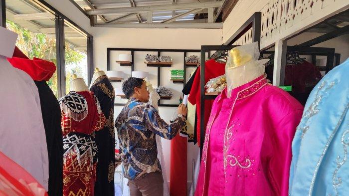 Pengunjung kini bisa melihat kerajinan arguci di etalase yang dibuat oleh PLN UIP3B Kalimantan.