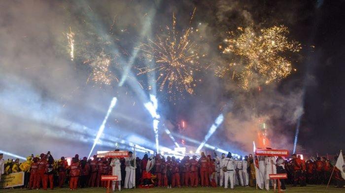 Porprov Kalteng 2023 resmi dibuka Gubernur H Sugianto Sabran, Kotim targetkan sukses sebagai tuan rumah dan prestasi. Pembukaan Porprov Kalteng 2023 diwarnai pesta kembang api menambah semarak suasana.