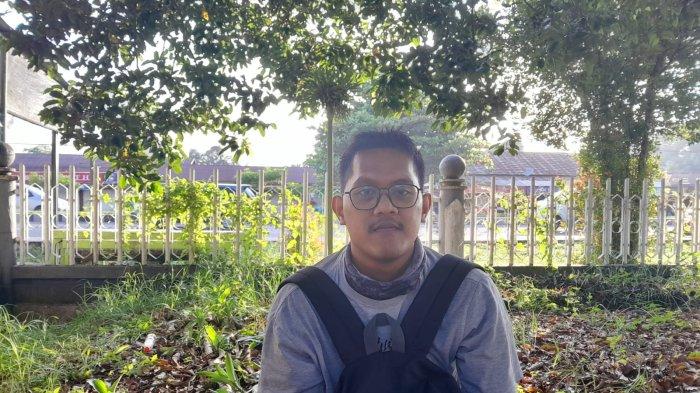 Teguh, penjaga kantor Bawaslu Palangkaraya yang piket saat terjadi kebakaran.