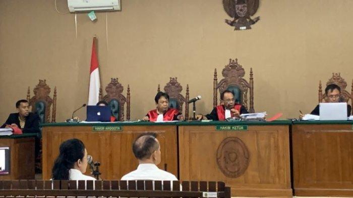 Sidang Tipikor Ben Brahim-Ary Egahni dengan agenda mendengar keterangan saksi dipimpin oleh Ketua Majelis Hakim Achmad Peten Silli.