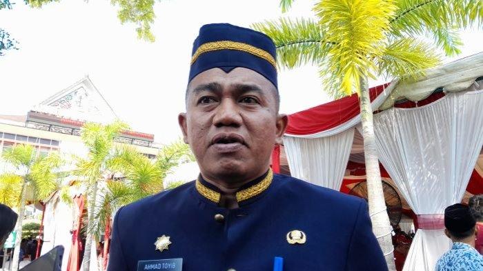 Plt. Kepala Dinas BP-BPK Kalteng Ahmad Toyib, saat ditemui awak media, di Halaman Kantor Gubernur Kalteng, Kamis (17/8/2023). Dia menjelaskan pemadaman Karhutla di Kalteng menggunakan Helikopter Water Boombing tetap diperpanjan.