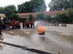 Damkar Kotim Sosialisasi ke Murid SDN 3 Mentawa Baru Cara Pencegahan Dini Kebakaran