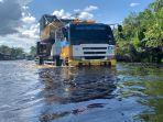 Banjir di Kalteng, Guru dan Murid di Muara Lahei Barito Utara Terpaksa Naik Perahu ke Sekolah