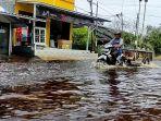 Hujan Lebat Guyur Sampit Kabupaten Kotim,  Mambuat Sejumlah Jalan dan Sebagian Rumah Terendam