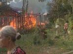 Satu Rumah Kayu Terbakar di Desa Luwuk Bunter Kotim, Pemadaman Dengan Alat Seadanya