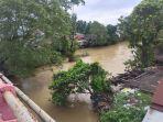 Jembatan Bakubung Ampah Hanyut Terbawa Arus, Emak-emak di Bartim Mengaku Sulit ke Pasar Beringin