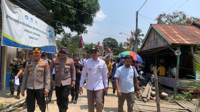 Walikota Samarinda Andi Harun kunjungi Desa Loa Kumbar Kelurahan Loa Buah Kecamatan Sungai Kunjang Samarinda, Kalimantan Timur yang ketiga kalinya pada hari ini, Rabu (16/8/2023).TRIBUNKALTIM.CO/SINTYA ALFATIKA
