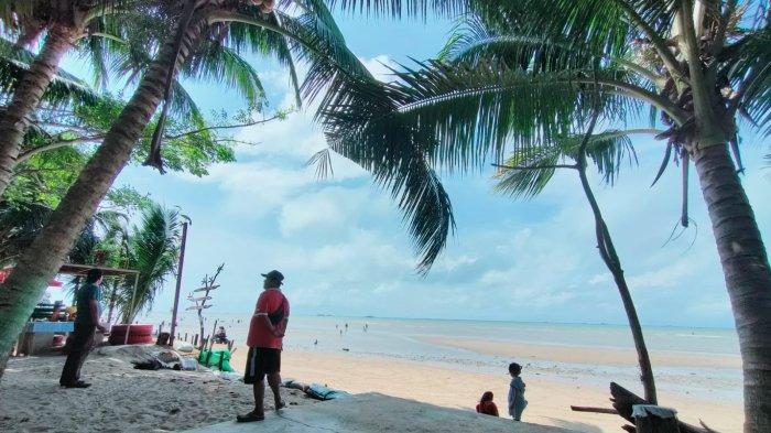 Panorama Pantai Nyiur Melambai di Kelurahan Manggar, Kecamatan Balikpapan Timur, Kota Balikpapan, Provinsi Kalimantan Timur pada Minggu 4 Juni 2023 pagi.