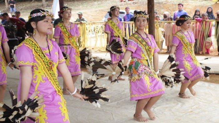 ILUSTRASI- Desa Sabintulung, Kecamatan Muara Kaman, Kabupaten Kutai Kartanegara, Kalimantan Timur mulai mempersiapkan acara Pesta Adat Erau Benua Tuha 2023. HO