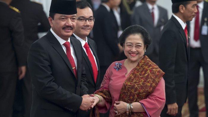 Nama Kepala Badan Intelijen Negara (BIN) Jenderal (purn) Budi Gunawan (BG) masuk bursa Calon Wakil Presiden (Cawapres) pada Pilpres 2024 mendatang. 