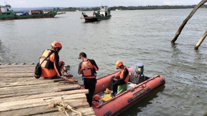 Tim SAR Gabungan mencari nelayan pencari siput di Sungai Lebur, Desa Mandu, Kecamatan Sangkulirang, Kutai Timur, Kalimantan Timur pada Senin (26/6/2023) siang.