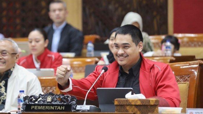 Menpora Dito Ariotedjo mengikuti rapat kerja bersama Komisi X DPR RI di Ruang Rapat Komisi X DPR RI, Gedung Nusantara I, Kompleks Parlemen, Senayan, Jakarta, Jumat (9/6/2023) lalu. Hari ini, Senin (3/7/2023) Kejagung akan memeriksa Menpora terkait kasus korupsi BTS Kominfo. Dito Ariotedjo mengaku siap penuhi panggilan Kejagung.