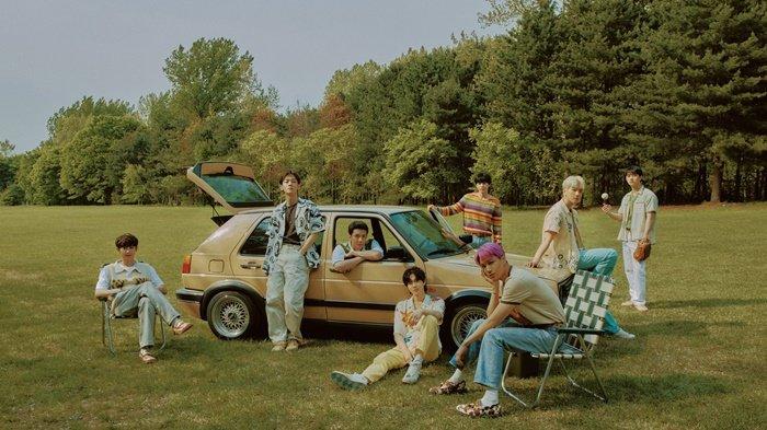 Lagu baru Hear Me Out milik EXO puncaki tangga lagu di seluruh dunia beberapa waktu lalu.
