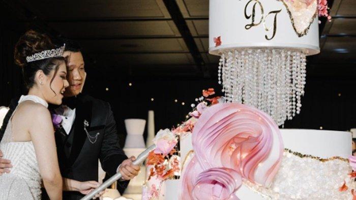 Tina Toon memutuskan menikah dengan Daniel usai pacaran selama 5 tahun.