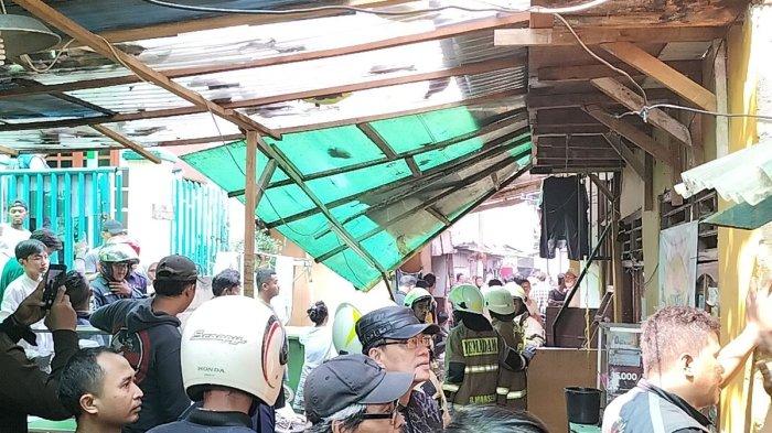 KEBAKARAN SETIABUDI - Kebakaran melanda rumah warga di Jalan Anggrek 2, RT 3 RW 2, Kelurahan Karet Kuningan, Setiabudi, Jakarta Selatan, Jumat (21/7/2023).