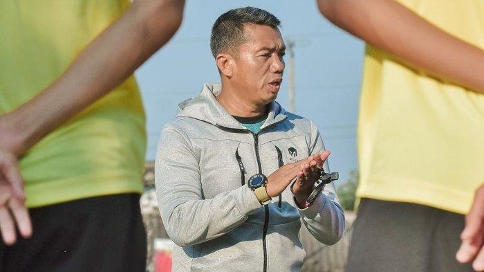 Rasiman, pelatih Nusantara United FC yang berlaga dalam Liga 2.