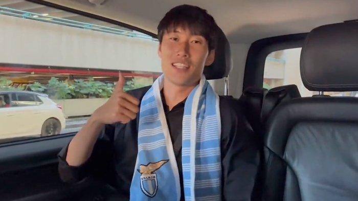 Gelandang asal Jepang Daichi Kamada tiba di Kota Roma, Italia menjelang kepindahannya dengan status bebas transfer dari Eintracht Frankfurt ke Lazio.