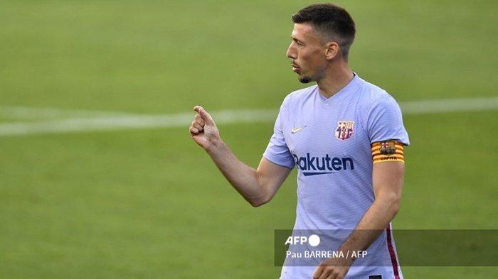 Bek Barcelona, Clement Lenglet. Karena harganya terlalu tinggi, AC Milan hentikan negosiasi dengan Barcelona.