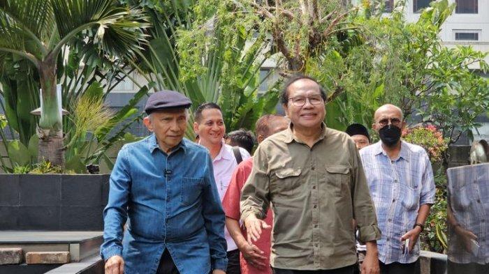 Pendiri Partai Ummat Amien Rais dan mantan Menteri Koordinator bidang Perekonomian Rizal Ramli mendatangi gedung Merah Putih Komisi Pemberantasan Korupsi (KPK), Jakarta Selatan, Senin (21/8/2023).