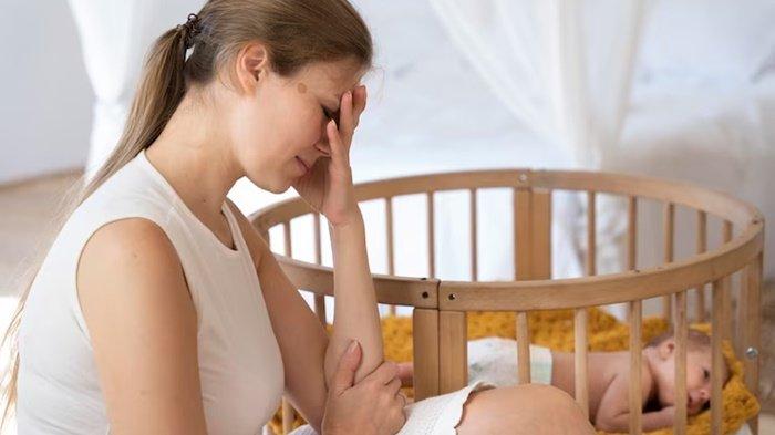 Mengenal baby blues, sindrom yang dialami ibu baru, ketahui penyebab dan cara mengatasinya.