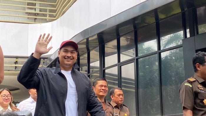 Menteri Pemuda dan Olahraga (Menpora) Dito Ariotedjo tiba di Kejaksaan Agung (Kejagung), Kebayoran Baru, Jakarta Selatan, pukul 13.00 WIB pada Senin (3/7/2023) siang.