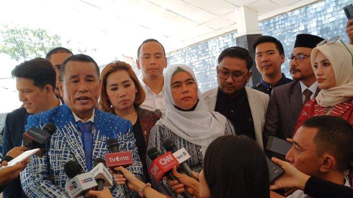 Kuasa hukum keluarga Imam Masykur, Hotman Paris Hutapea hadir di Mapomdam Jaya, Jakarta Selatan, dalam rekonstruksi pembunuhan kliennya, Selasa (26/9/2023).