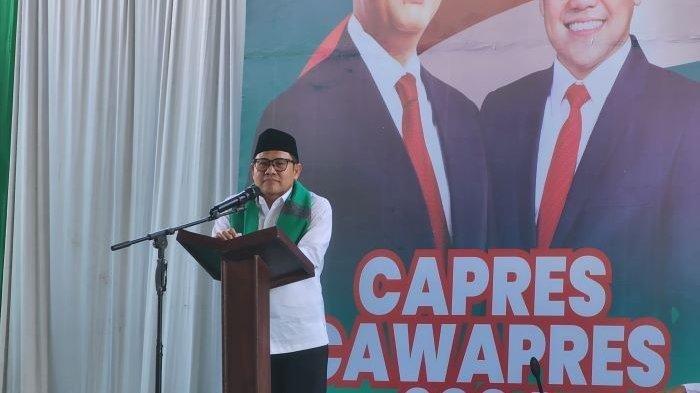 Bakal Cawapres Muhaimin Iskandar atau Cak Imin saat bersilaturahmi dengan kiai dan nyai di Pondok Pesantren (Ponpes) Nurul Islam Jember, Jawa Timur, Kamis (28/9/2023).