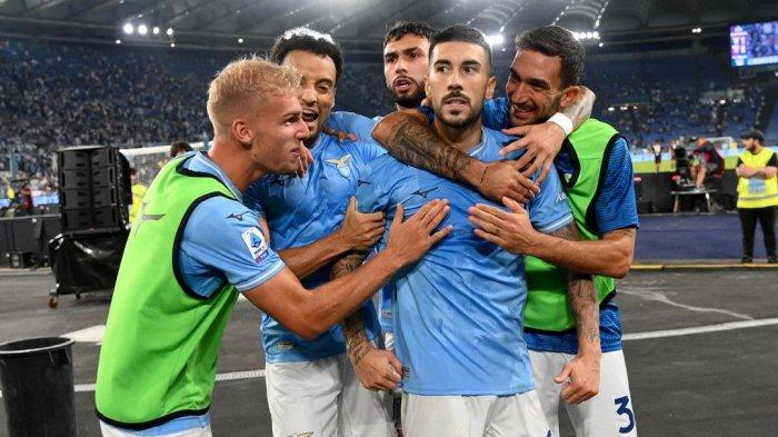 Selebrasi pemain Lazio merayakan gol Mattia Zaccagni ke gawang Torino pada pertandingan pekan keenam Liga Italia Serie A di Stadion Olimpico Roma, Kamis (28/9/2023) dini hari WIB. Lazio menang 2-0 dalam pertandingan tersebut.