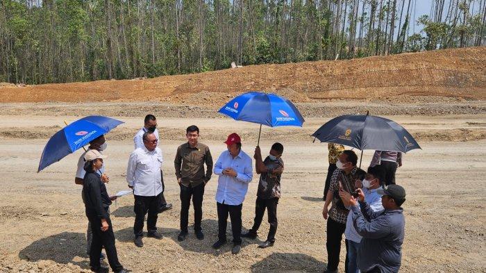Tinjauan lahan lokasi pembangunan RS Mayapada di IKN Nusantara, Penajam Paser Utara, Kalimantan Timur. 