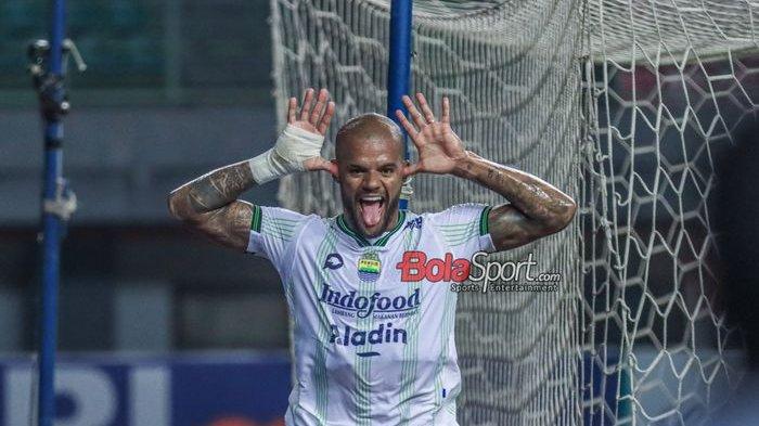 David Da Silva sedang melakukan selebrasi seusai mencetak gol dalam laga pekan ke-13 Liga 1 2023 antara Bhayangkara FC versus Persib Bandung di Stadion Patriot Candrabhaga, Bekasi, Jawa Barat, Sabtu (23/9/2023).