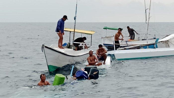 Proses menarik kembali kapal milik Ambo Dalle yang ditabrak tanker di Perairan Sangatta, pada Kamis (12/10/2023).TRIBUNKALTIM.CO/HO