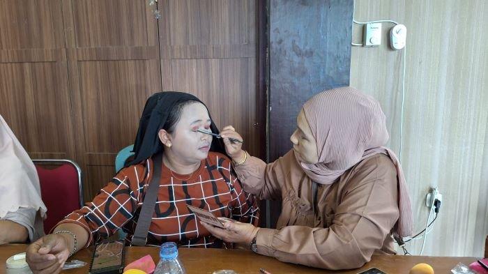 PT Permodalan Nasional Madani (PNM) melalui Divisi program Pengembangan Kapasitas Usaha (PKU) menyelenggarakan klasterisasi tata rias wajah.