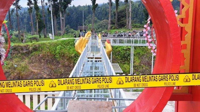 Lokasi TKP seorang wisatawan tewas terjatuh dari wahana jembatan kaca Wisata Hutan Pinus Limpakuwus, Kecamatan Sumbang, Kabupaten Banyumas, Rabu (25/10/2023) sekira pukul 10.00 WIB.