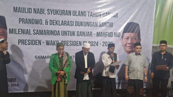 Santri Milenial Samarinda sampaikan dukungan resmi kepada paslon Capres-Cawapres yang diusung PDIP Ganjar Pranowo-Mahfud MD di Jalan Juanda, Kota Samarinda, Kaltim, Sabtu (28/10/2023) malam.
 mendapat dukungan