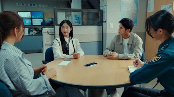 Salah satu adegan drama Korea Strong Girl Nam Soon.