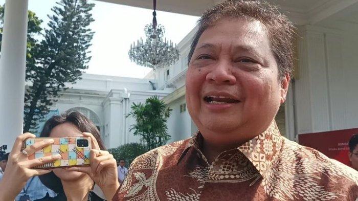 Ketua Umum Partai yang juga Menko Perekonomian,Golkar Airlangga Hartarto di Kompleks Istana Kepresidenan, Jakarta, Senin (6/11/2023). 