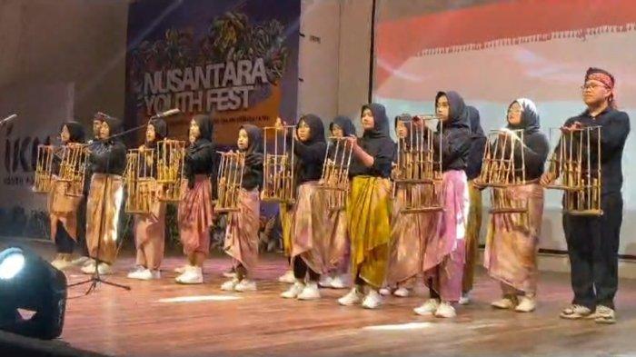 Ajang Nusantara Youth Fest 2023 ini berlangsung di Gedung Kesenian Balikpapan. Dengan diikuti 50 pemuda dari 10 Provinsi di Tanah Air.