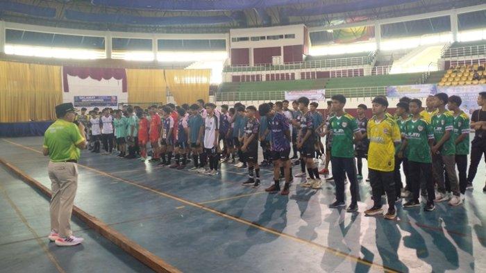 Pembukaan kejuaraan hockey. Ada 4 daerah Kabupaten/Kota di Kaltim berpartisipasi dalam kejuaraan Hockey Bupati Penajam Paser Utara Cup 2023 di Penajam Paser Utara. 