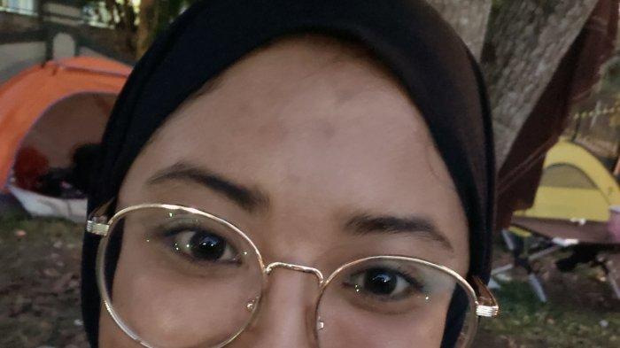 Salah satu guru di Pondok Modern Asy-Syifa Balikpapan, Miftahul Adawiyah.