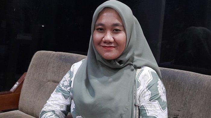 Mengabdi Sebagai Guru Honorer 5 Tahun di Perbatasan Kutai Timur, Nida