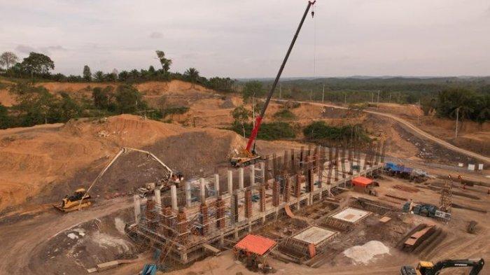Pembangunan infrastruktur Kelistrikan di IKN Nusantara. Target penggunaan kawasan IKN Nusantara pada Agustus 2024.