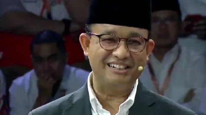 Anies Baswedan di debat capres 2024.