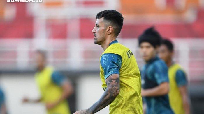Sosok Stefano Lilipaly selalu dinanti para pendukung Borneo FC Samarinda dalam perhelatan Liga 1. 