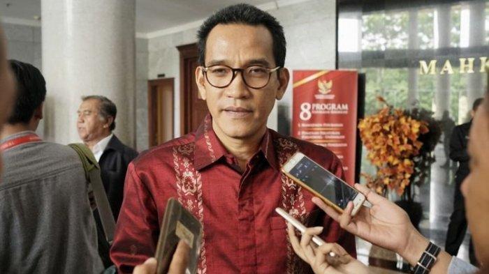 Pakar Hukum Tata Negara Refly Harun, yang menjadi tim hukum kubu Anies Baswedan-Muhaimin Iskandar (AMIN), meyakini putusan MK akan mendiskualifikasi Gibran.