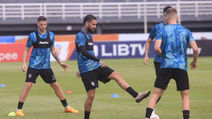 LATIHAN- Bek juga Kapten tim Borneo FC Samarinda, ketika latihan di Stadion Segiri Samarinda Kalimantan Timur, Agustus 2023.