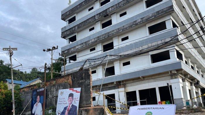 PENYEGELAN - Walikota Samarinda Andi Harun angkat bicara soal penyegelan RSI oleh BPKAD Kaltim, Minggu (21/1/2024).TRIBUNKALTIM.CO/SINTYA ALFATIKA SARI