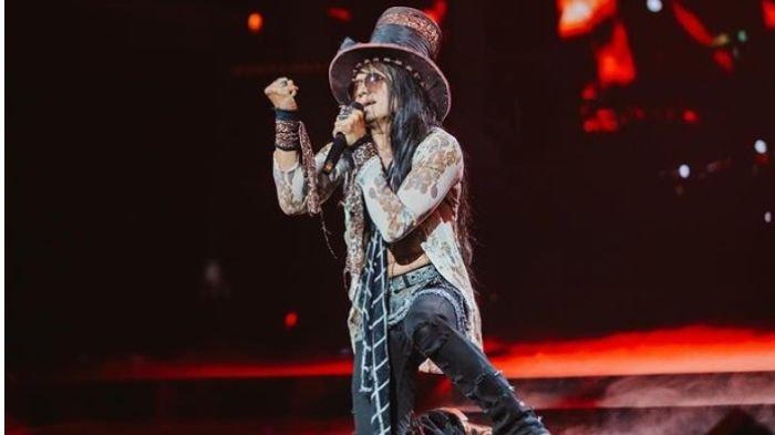 Tigor Sihombing, peserta X Factor Indonesia 2024 bergaya nyentrik dari tim Ello.