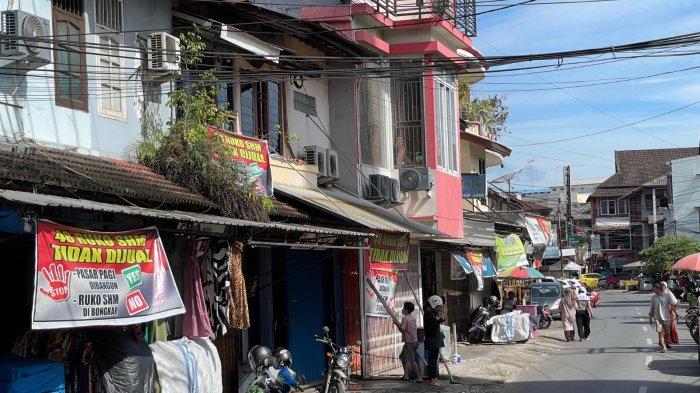 REVITALISASI PASAR PAGI - Suasana Jalan Mas Tumenggung di kawasan Pasar Pagi Samarinda, Sabtu (27/1/2024).