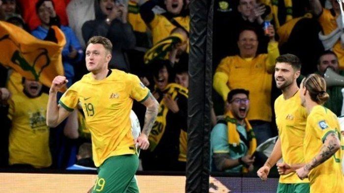 Bek Australia, Harry Souttar, berselebrasi seusai mencetak gol dalam Kualifikasi Piala Dunia 2026 Zona Asia antara Australia vs Bangladesh pada 16 November 2023. Terkini, Harry Souttar bersiap bermain di laga timnas Indonesia vs Australia dalam 16 besar Piala Asia 2023 pada Minggu (28/1/2024).
