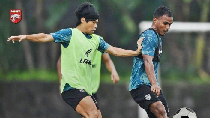 Pemain Borneo FC Samarinda berlatih. Pemain gelandang asal Jepang, Borneo FC Samarinda, Kei Hirose, merasa siap untuk melawan Persija Jakarta di Kota Balikpapan, Kalimantan Timur. 